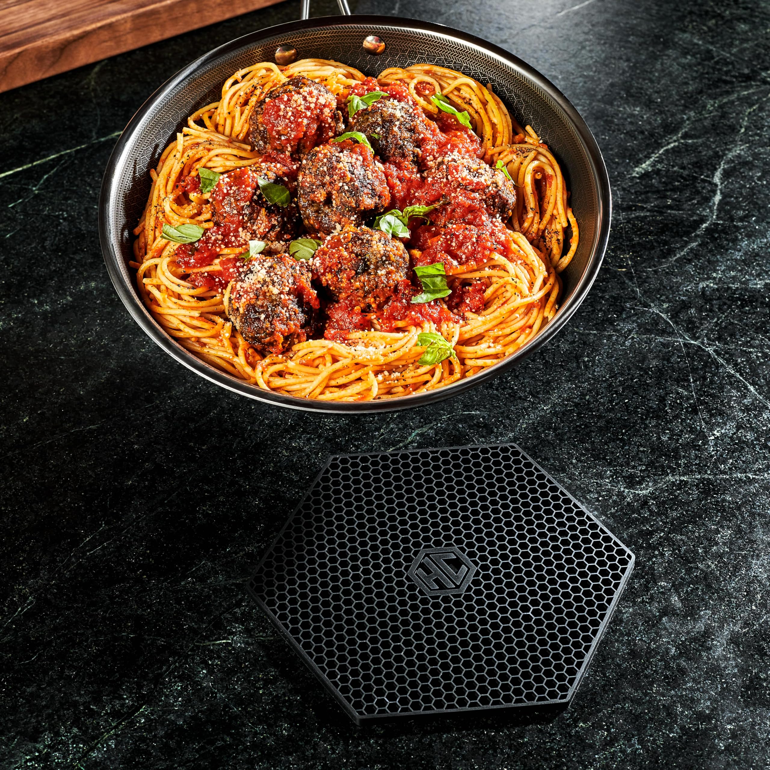 31-hexclad-hexagon-silicone-trivets-2-pack-nonslip-and-heat-resistant-hot-pads-black-1.jpg